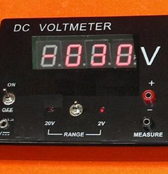 voltmetru digital
